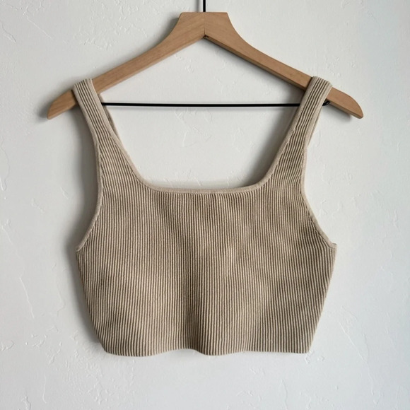 Aritzia Babaton Sculpt Knit Squareneck Cropped Tank Tan
Size L - Picture 5 of 10
